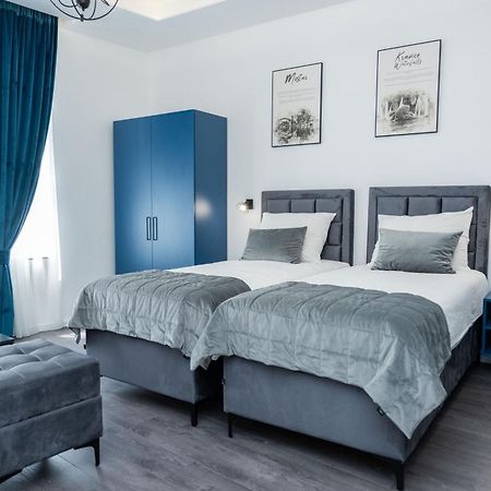 Azzurro City SJJ Eksteriør billede