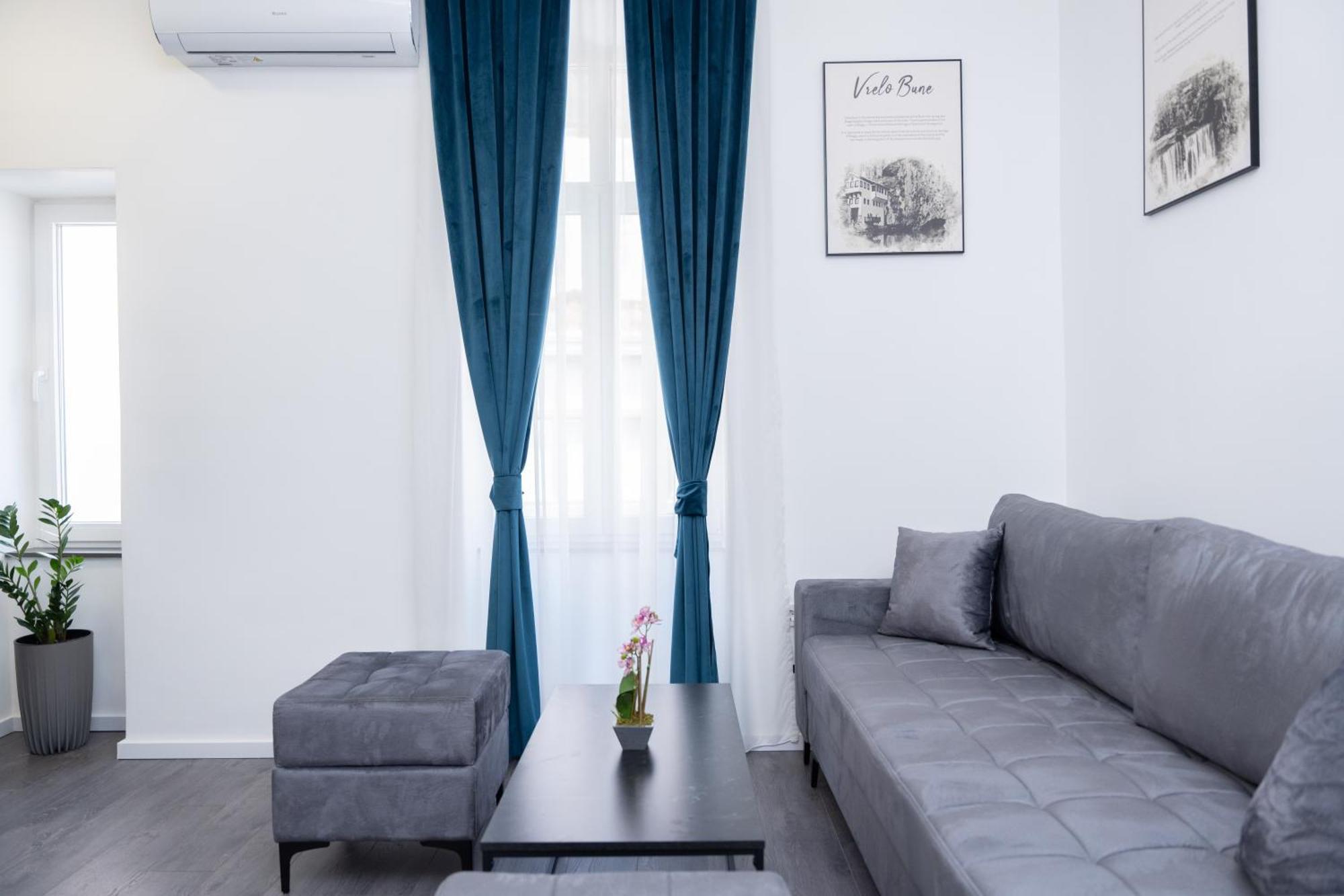 Azzurro City SJJ Eksteriør billede